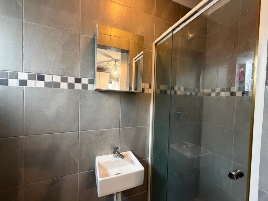 5 Bedroom Property for Sale in Lotus River Western Cape